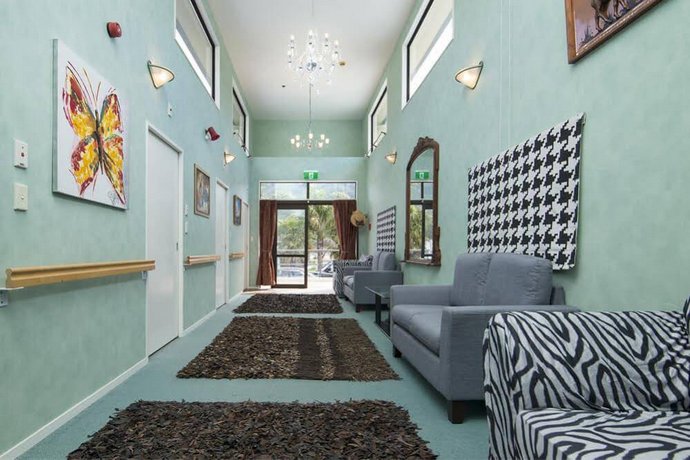 Piwaka Lodge and Backpackers