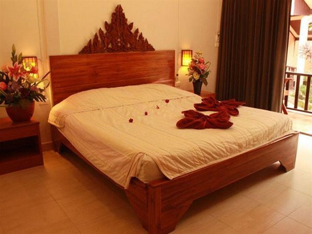 Phuket Guest Friendly Hotels - Hotel Bamboo Village