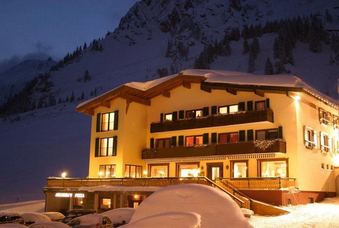 Hotel Arlberg Stuben Stuben Am Arlberg Compare Deals