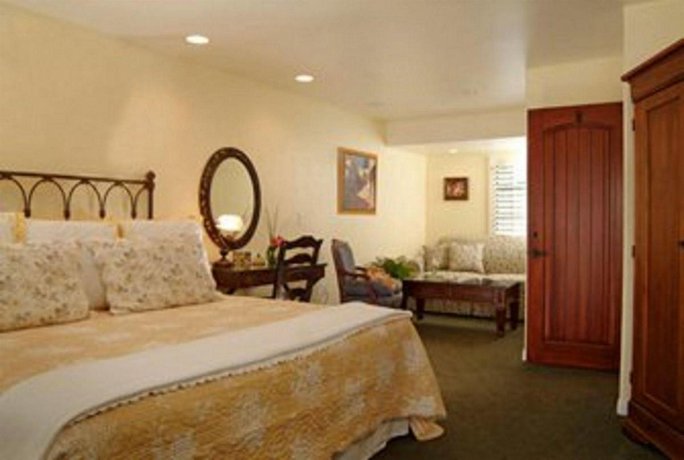 Castillo Inn at the Beach,Santa Barbara:Photos,Reviews,Deals