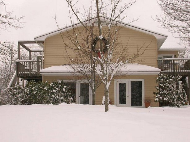 Fire Mountain Inn Cabins Treehouses Scaly Mountain Compare Deals