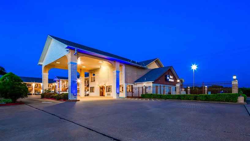 Best Western Inn Navasota Compare Deals