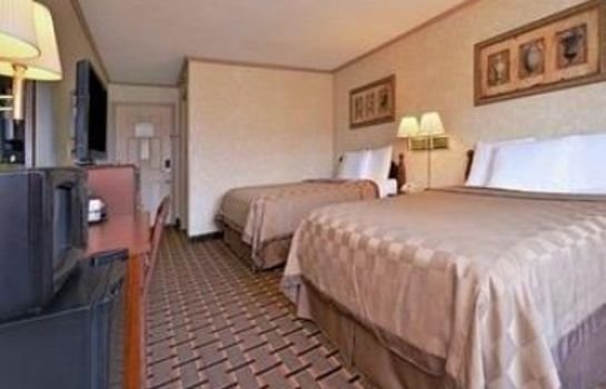 Super 8 By Wyndham Maumee Perrysburg Toledo Area Motel