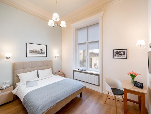 Art Deco Central Rooms