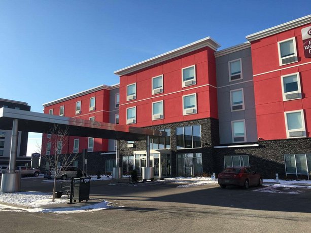 Best Western Plus Airport Inn & Suites