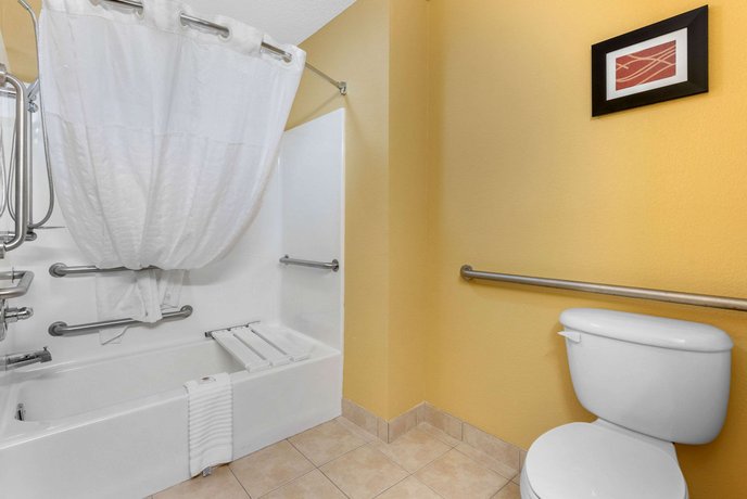 Comfort Suites Findlay Compare Deals