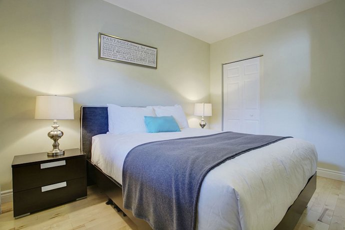 모던 스위트 인 더 빌리지 바이 손더, Modern Suites in The Village by Sonder