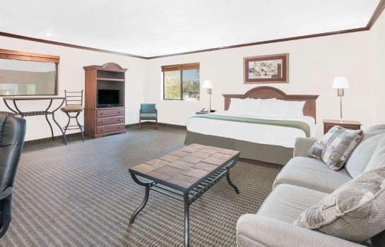 Days Inn By Wyndham Mitchell Sd Compare Deals