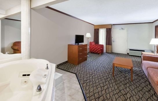 Baymont By Wyndham Auburn Hills Hotel Compare Deals