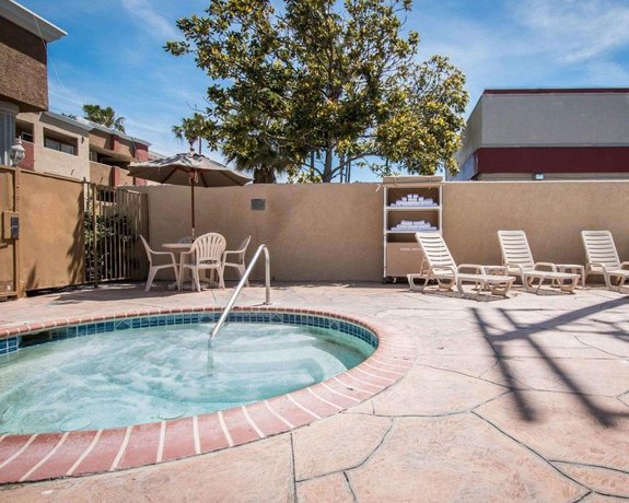 Comfort Inn Suites Huntington Beach Compare Deals
