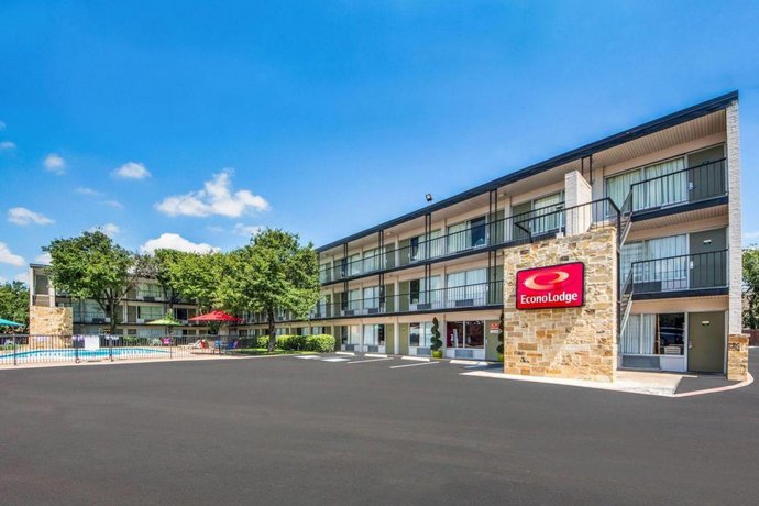 Discount [70% Off] Econo Lodge Valley City United States | Best Hotel ...