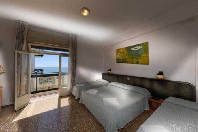 Hotel Tritone Jesolo Lido Compare Deals - 