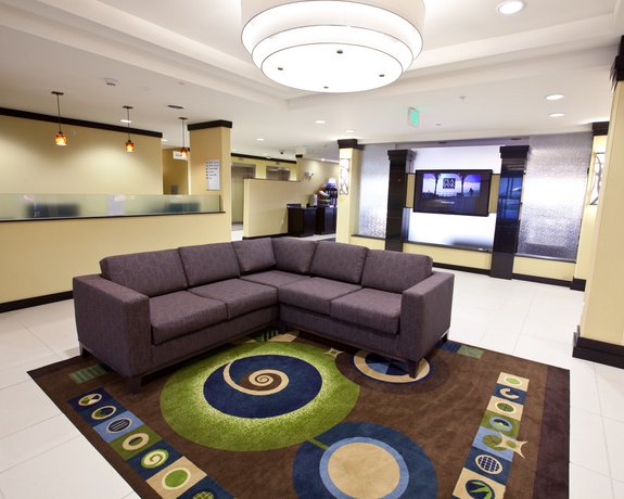 Holiday Inn Express And Suites Detroit North Troy Compare - 