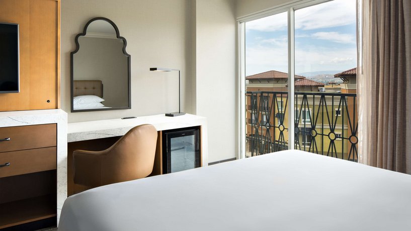 Hyatt Regency Valencia Magic Mountain Santa Clarita Compare Deals