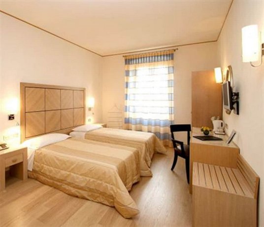 Hotel Roma Trieste Compare Deals