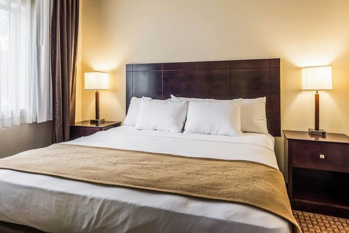 Comfort Suites Marion Compare Deals