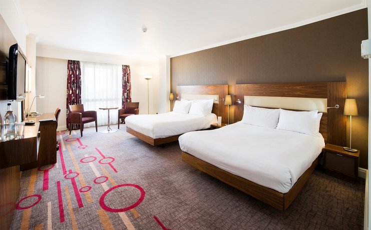 Doubletree By Hilton Dartford Bridge Compare Deals - 