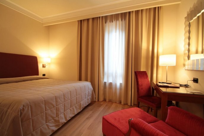 Monica Hotel Fiera Pregnana Milanese Compare Deals - 