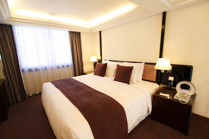 Prudential Hotel, Hong Kong - Compare Deals