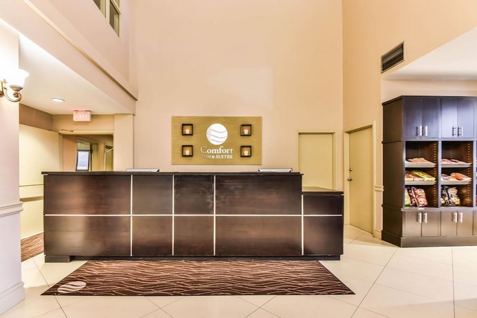 Comfort Inn Suites Ambassador Bridge Windsor Compare Deals