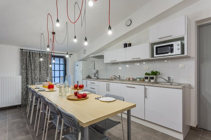 Vava Hostel Warsaw Compare Deals