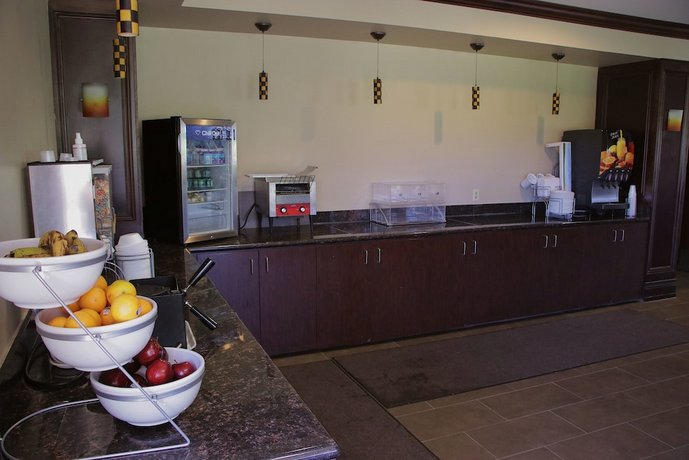 Comfort Suites Edinboro Compare Deals