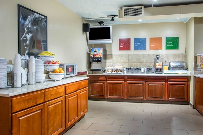 Comfort Suites Schiller Park Chicago O Hare Airport Compare Deals