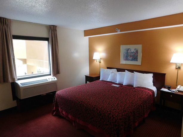 Days Inn Suites By Wyndham Cedar Rapids Die Gunstigsten Angebote