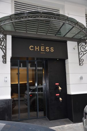 더 체스 호텔, The Chess Hotel