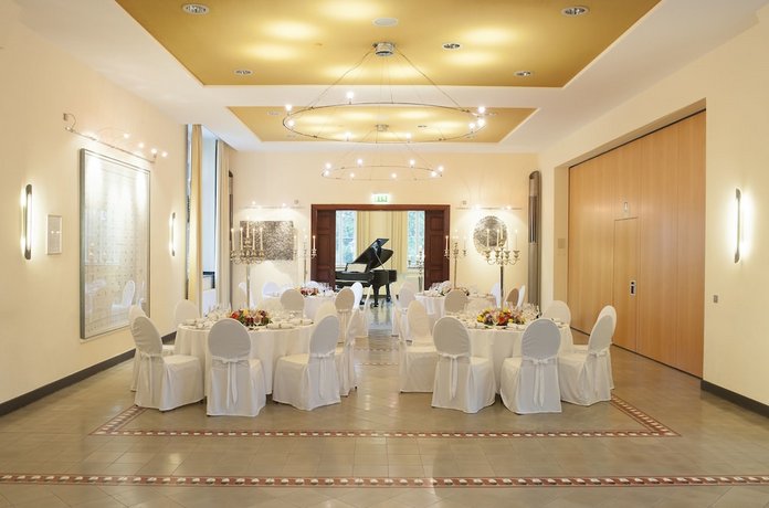 Hotel Mutterhaus Dusseldorf Compare Deals