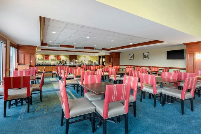 Comfort Suites Manassas Compare Deals