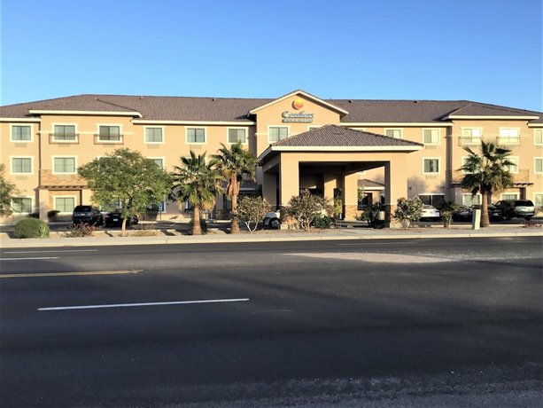 Comfort Inn And Suites Yuma I 8 Fortuna Foothills Compare Deals