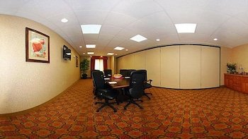 Comfort Suites Eugene Compare Deals