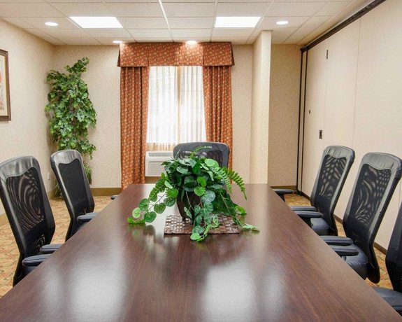 Comfort Suites Eugene Compare Deals