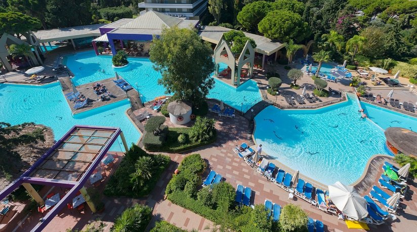 Dionysos Hotel