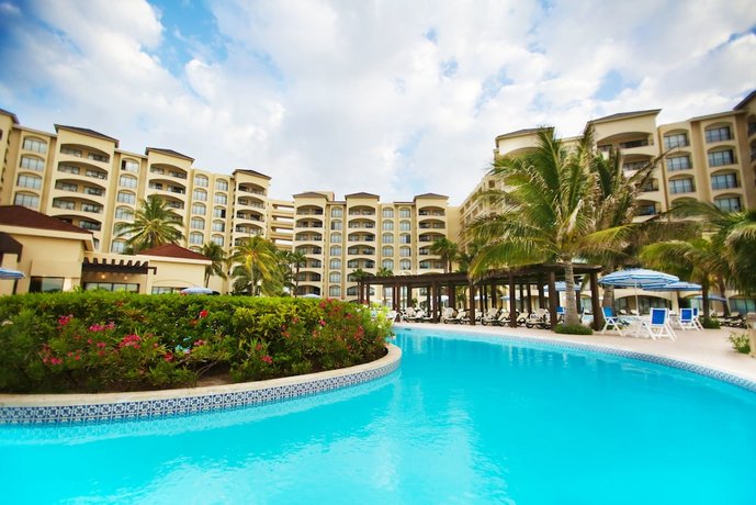 더 로얄 캐리비안 언 올 스위트 리조트, The Royal Caribbean - An All Suites Resort