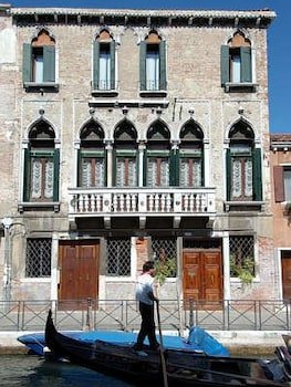 팔라초 오도니, Palazzo Odoni