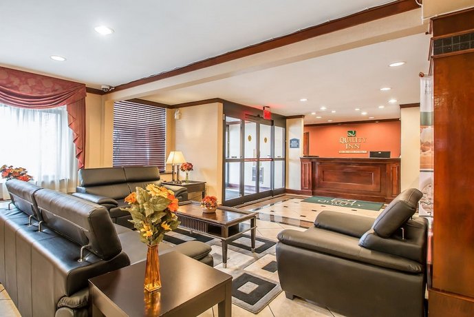 Quality Inn Hoffman Estates Schaumburg Compare Deals