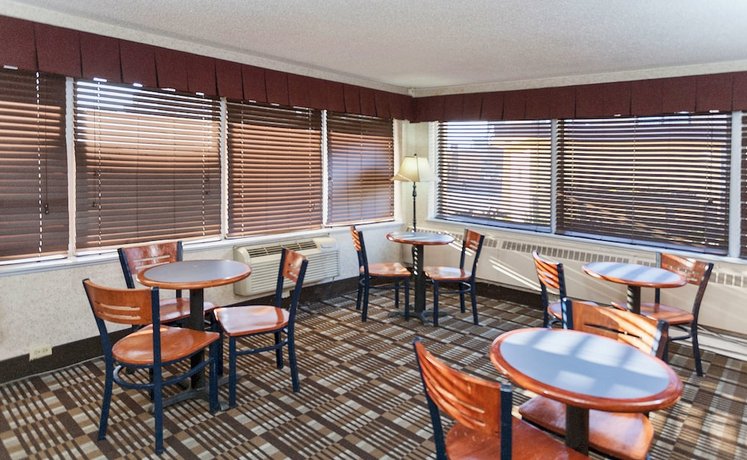 Downtown Duluth Inn Compare Deals - 
