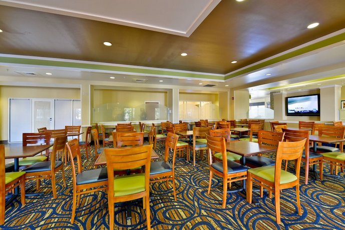 Comfort Inn Suites Convention Center Orlando Compare Deals