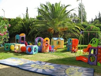 Clube Alvorferias Portimao Compare Deals About Clube Alvorferias