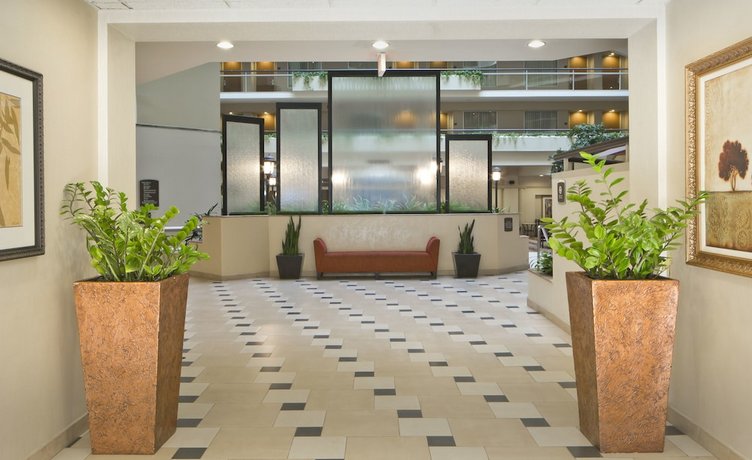 Embassy Suites Secaucus Meadowlands Compare Deals - 