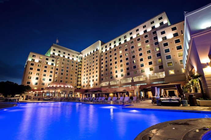 hotels near harrah casino las vegas