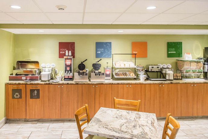Comfort Inn Brockville Compare Deals