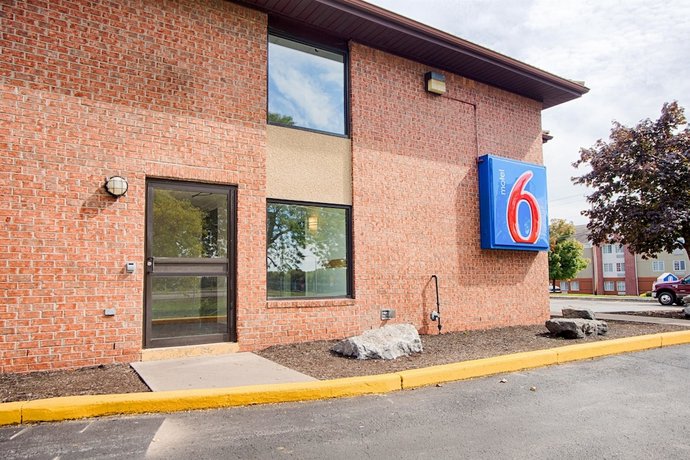 Motel 6 Syracuse - Compare Deals