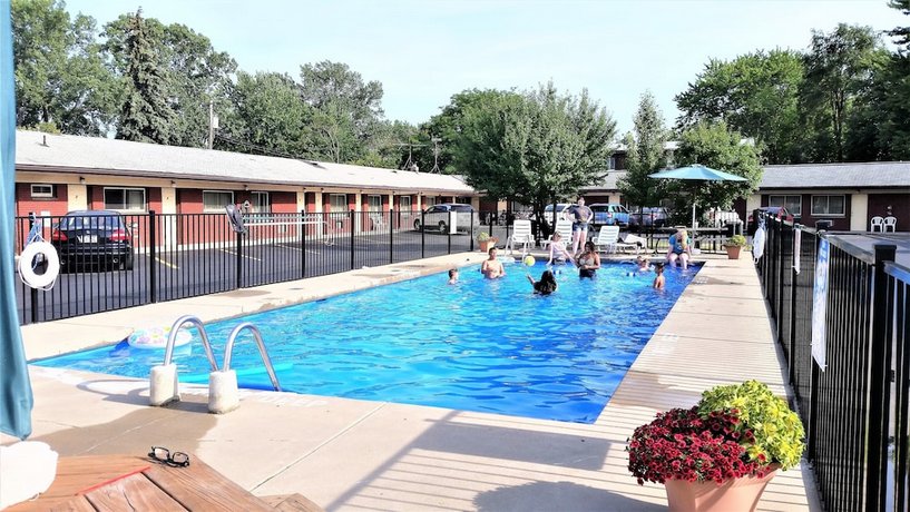 Swiss Cottage Inn Niagara Falls Ny Compare Deals