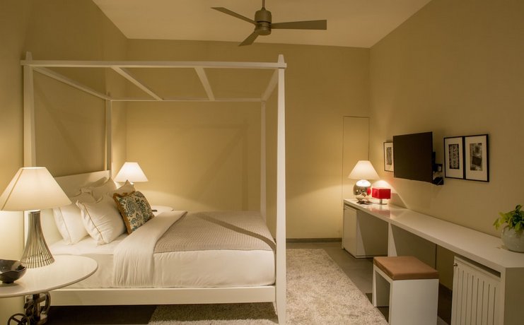 W15 Weligama Compare Deals