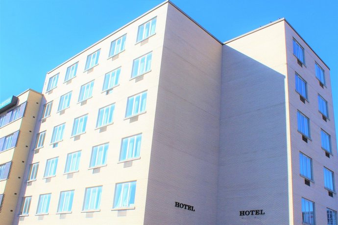 엠파이어 스위트, Empire Suites