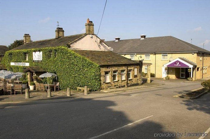 Pinfold Guest House Elland Compare Deals - 