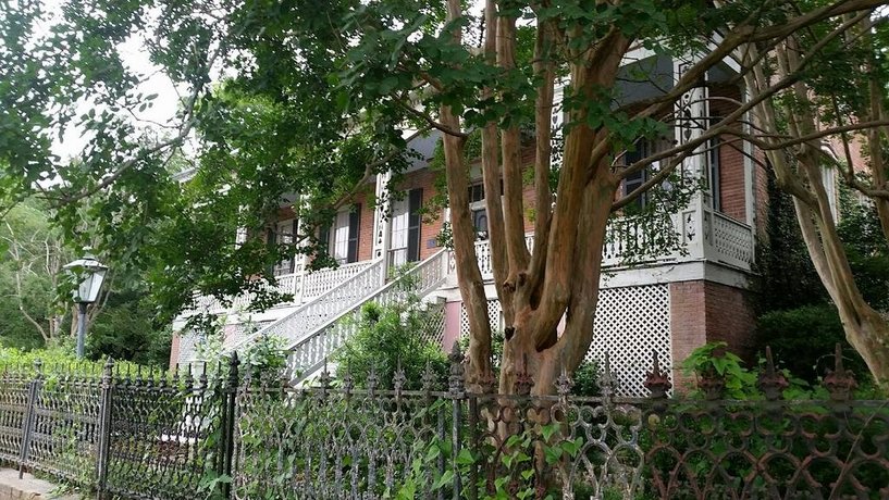 Corners Mansion Inn A Bed And Breakfast Vicksburg Compare Deals About Corners Mansion Inn A Bed And Breakfast